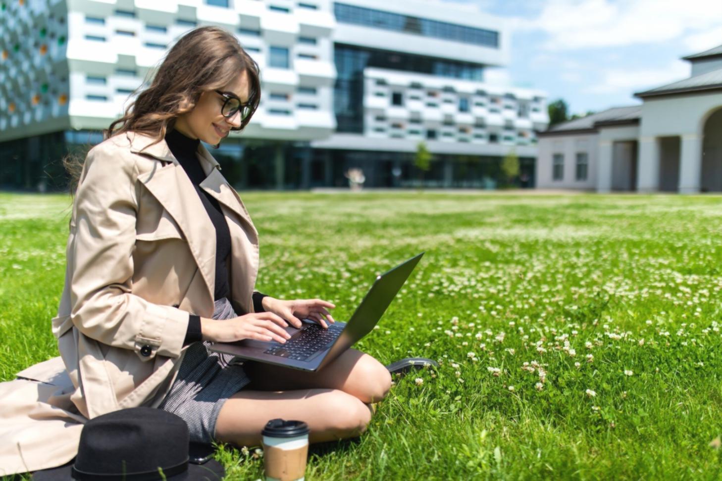 Moderne Lernumgebung für Finanzausbildung